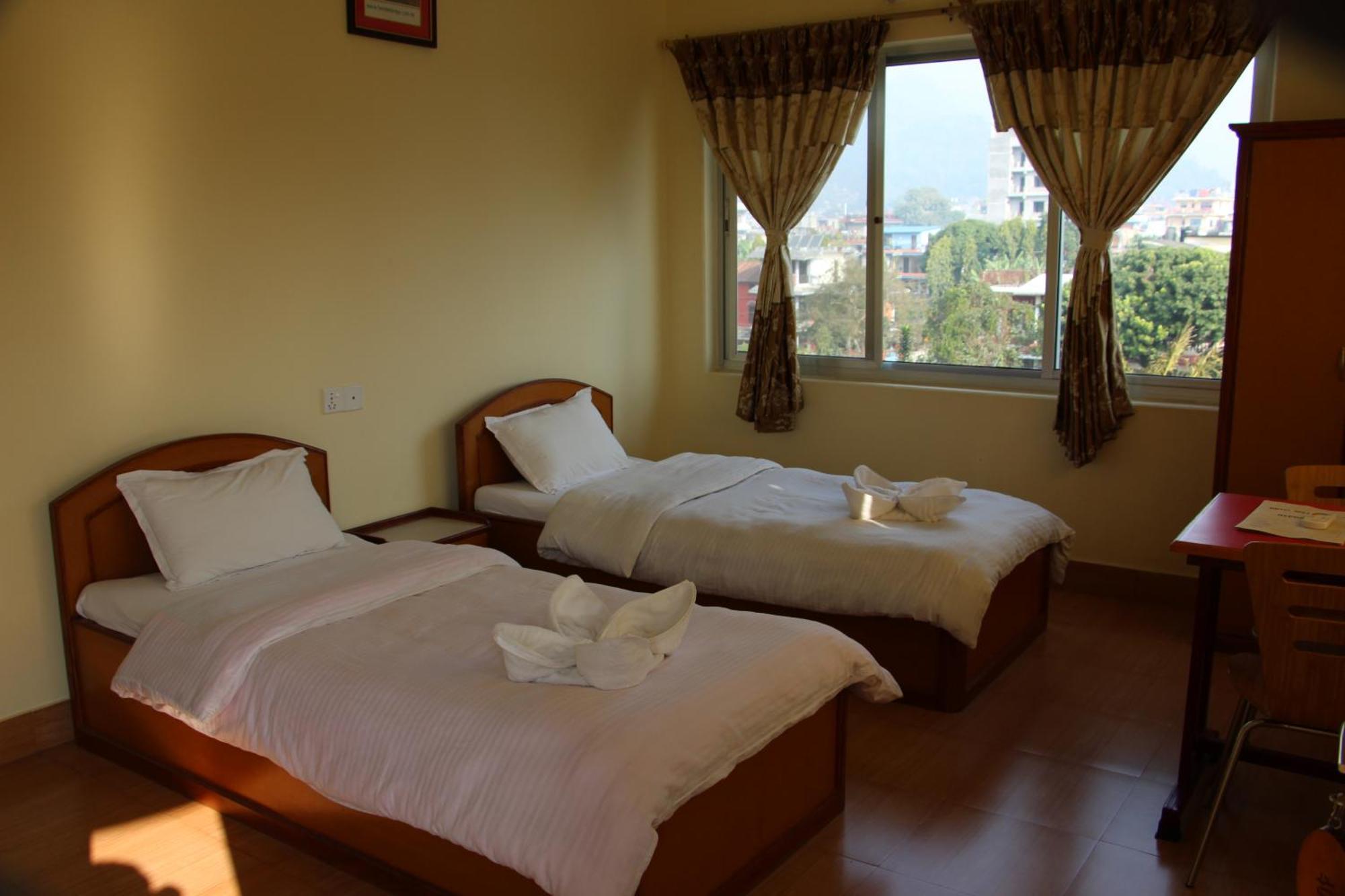 Hotel Milarepa Pvt Ltd Pokhara Zimmer foto
